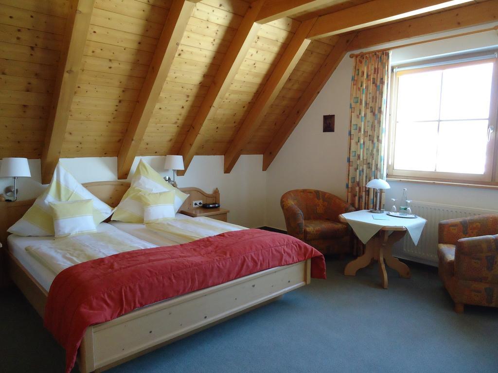 Berghotel Schiller Schonach im Schwarzwald Pokoj fotografie