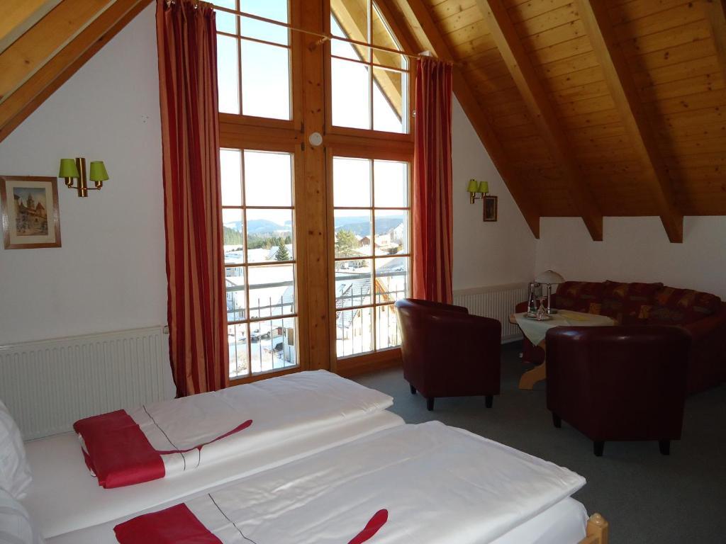 Berghotel Schiller Schonach im Schwarzwald Pokoj fotografie